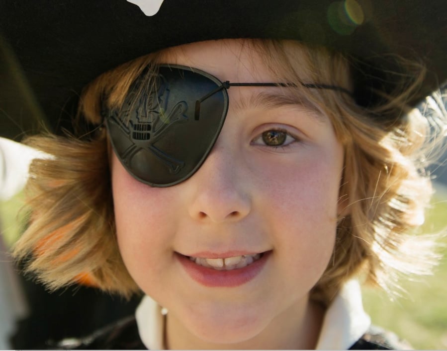 girl, pirate, costume, eye patch, halloween, dress up, trick or treat, portrait, fall, editing, clone tool, photoshop, post